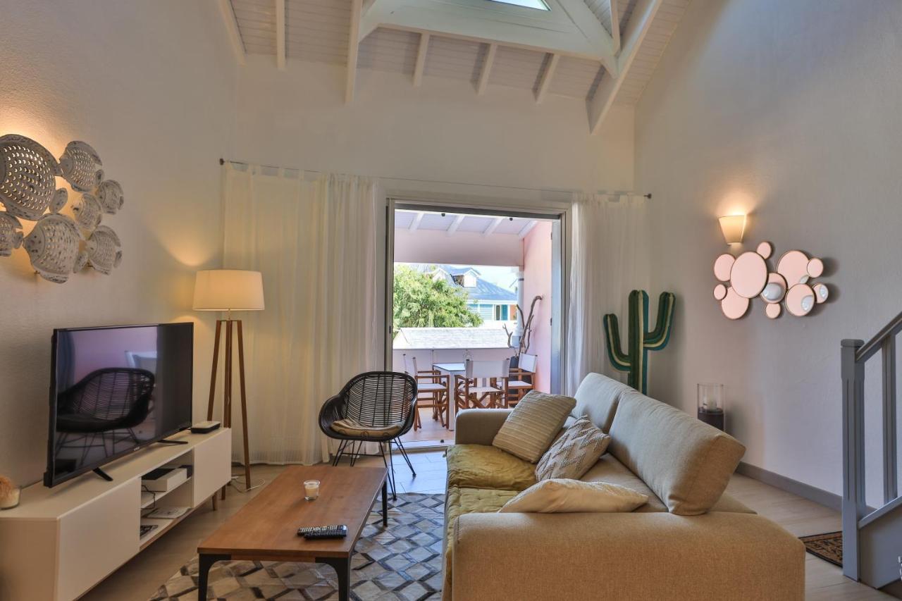 Stunning New Apartment With View Of Orient Bay Quarter of Orleans المظهر الخارجي الصورة