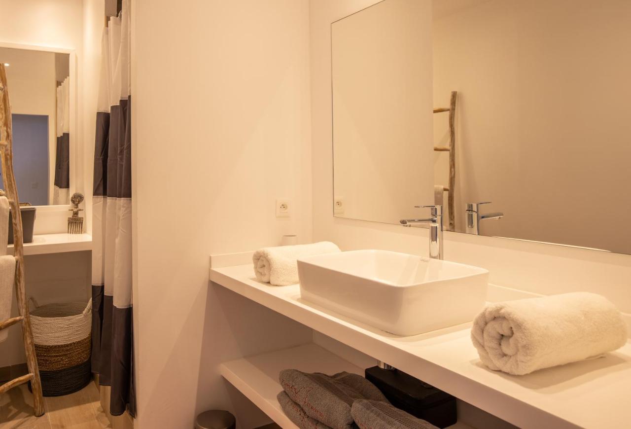 Stunning New Apartment With View Of Orient Bay Quarter of Orleans المظهر الخارجي الصورة
