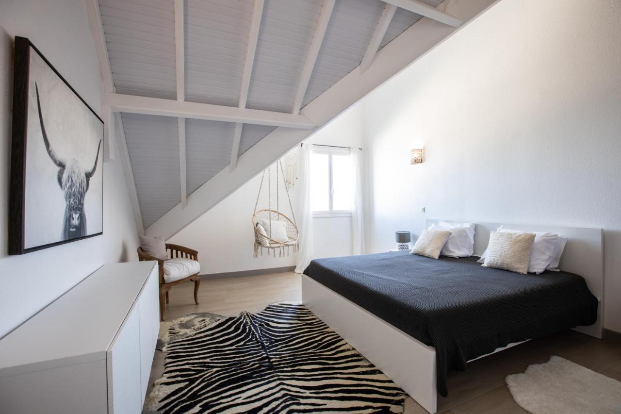 Stunning New Apartment With View Of Orient Bay Quarter of Orleans المظهر الخارجي الصورة